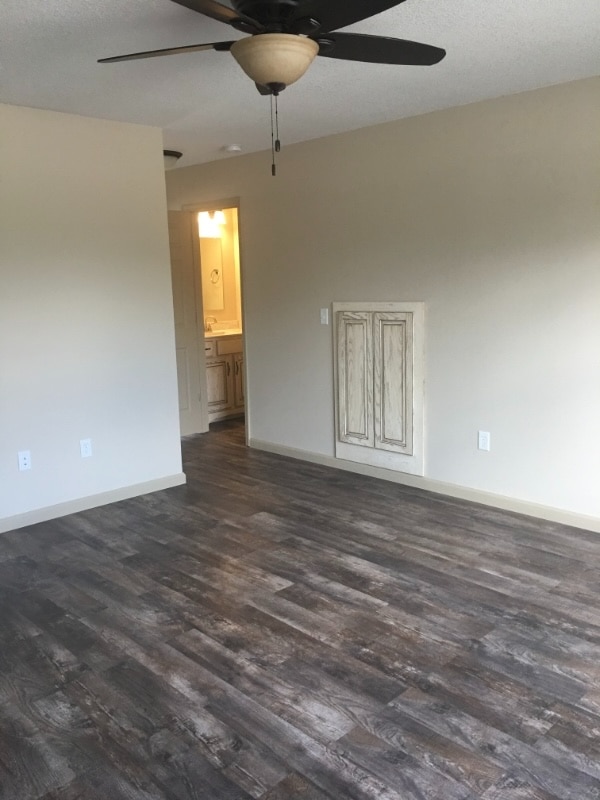 Building Photo - 256 E Outer Rd