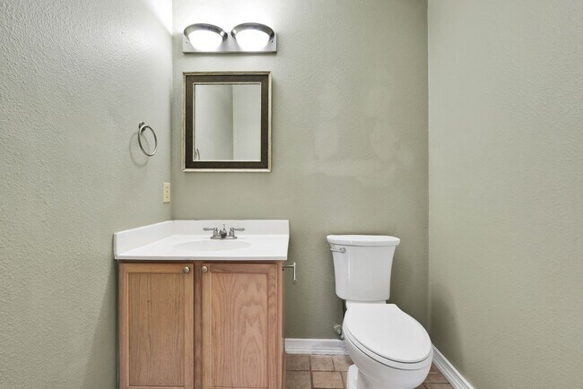 Building Photo - Spacious Two-Story Home in Schertz, TX