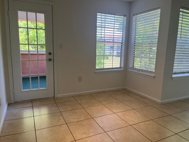 Building Photo - 1125 Crystal Way