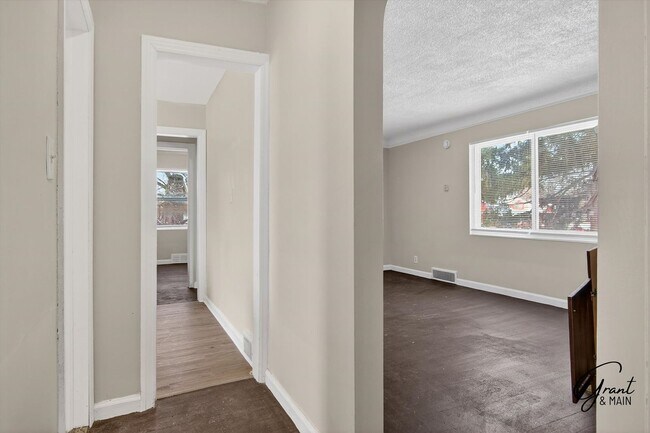 Building Photo - 12200 Cheyenne St