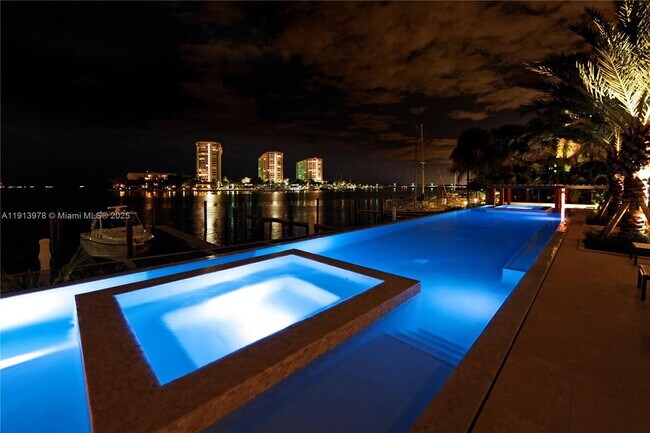 Building Photo - 3554 W Glencoe St