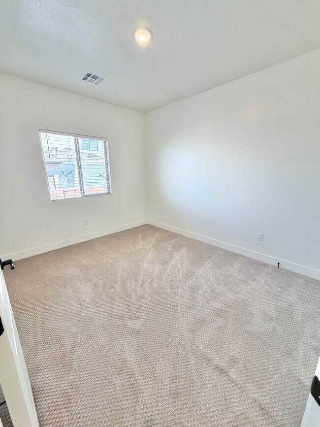 Building Photo - 1794 E Sunshine Trl