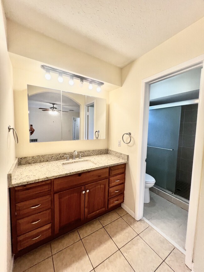 Building Photo - 5391 Golf Course Dr