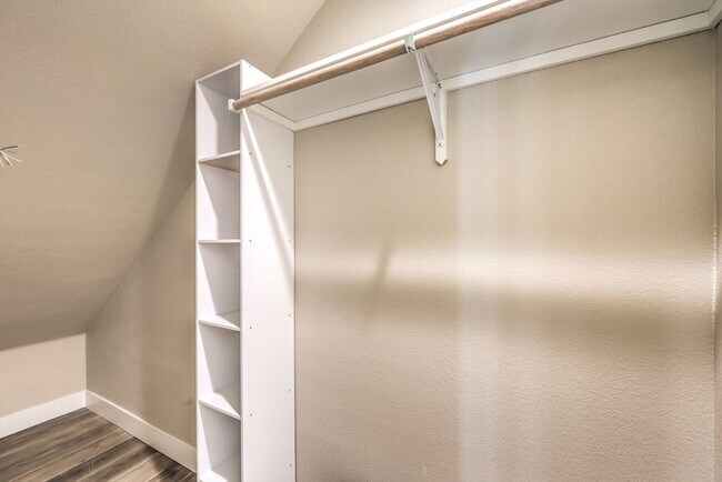 Building Photo - Almost a FULL ACRE - Immediate Move In - Bring Your Horses, Animals, Toys or ?!?