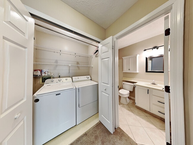 Building Photo - 8622 Cedar Key Dr