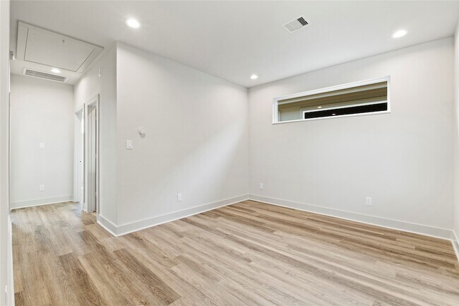 Building Photo - 5726 Rucio Ln