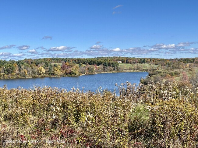 Building Photo - 5 Fairview Ave