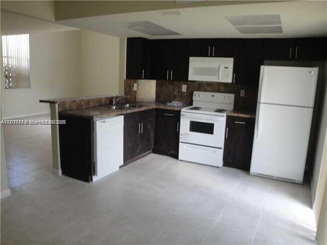 Building Photo - 1206 San Remo Cir