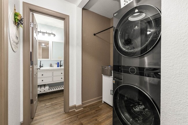 Building Photo - Single Family in Virginia Beach close to Town Center