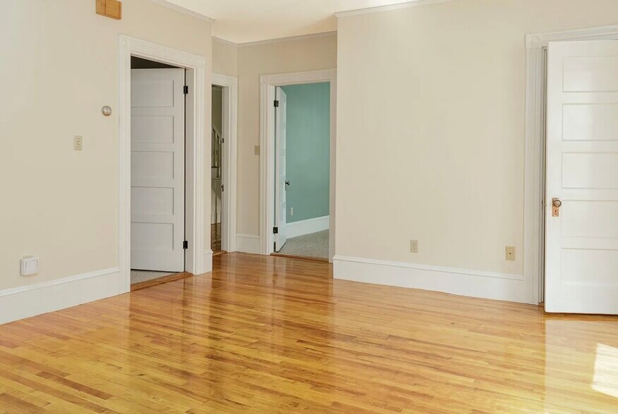 Building Photo - 110 Graham St