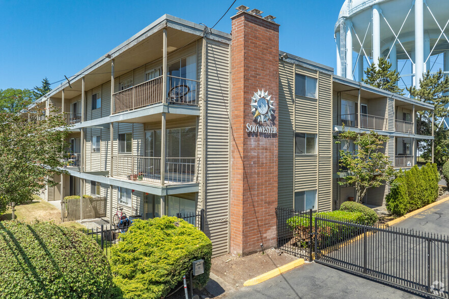 Primary Photo - Sou&#39;Wester Apartments