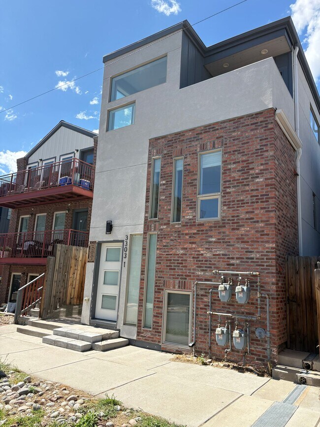 Building Photo - 3303 Navajo St