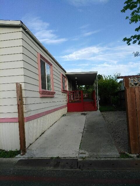 Building Photo - 443 Los Encinos Ave