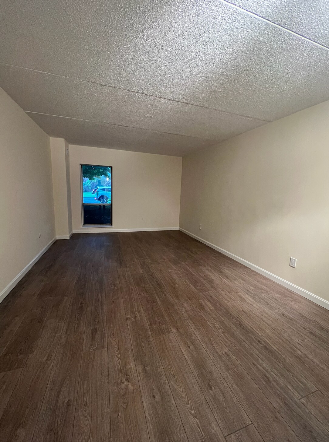 Building Photo - 50-56 Broadlawn Park