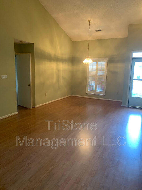 Building Photo - 5748 Ebley Ln