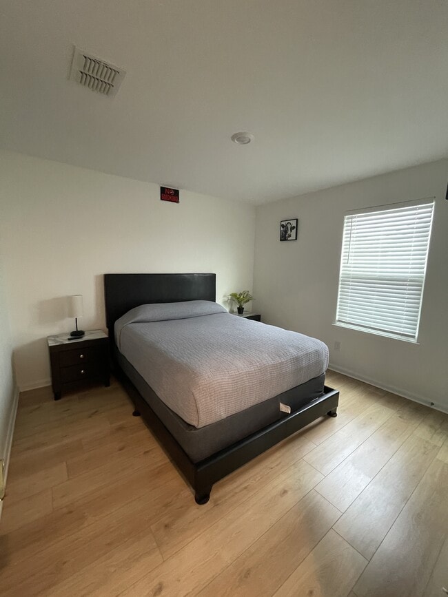 Building Photo - 10829 Emerick St