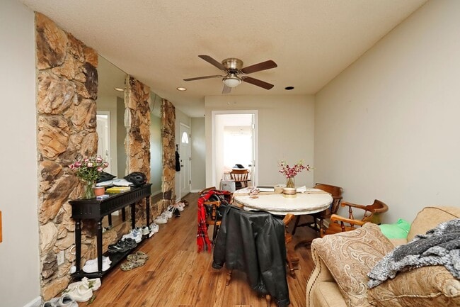 Building Photo - Great home in Chapel Hill!