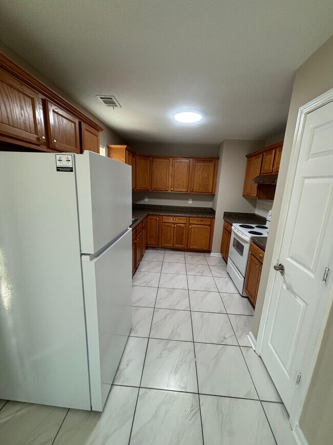 Building Photo - 212 Orchard Way