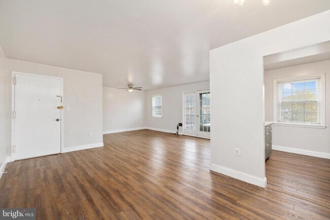Building Photo - 9445 Fairfax Blvd