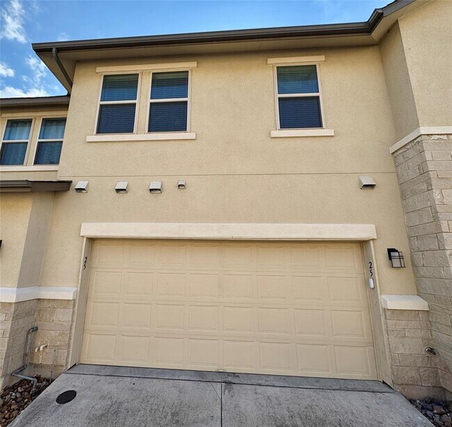 Building Photo - 6814 E Riverside Dr