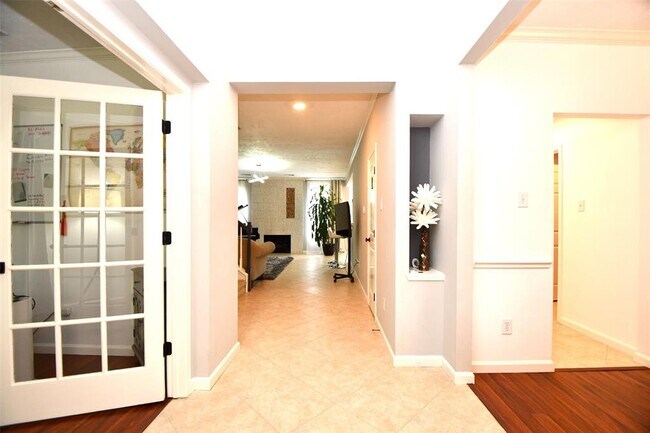 Building Photo - 10303 Sable Trail Ln