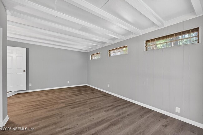 Building Photo - 6955 Miss Muffet Ln S