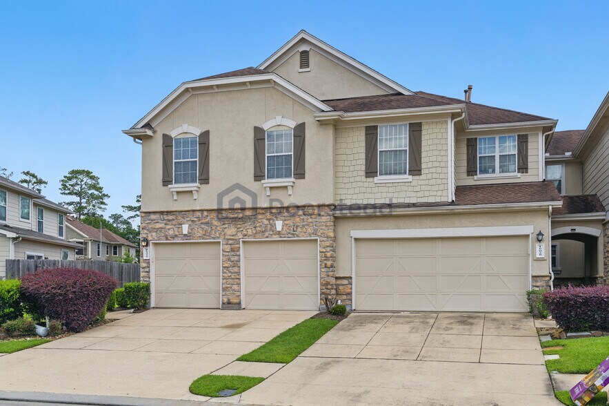 Building Photo - 16030 Summerville Lake Dr
