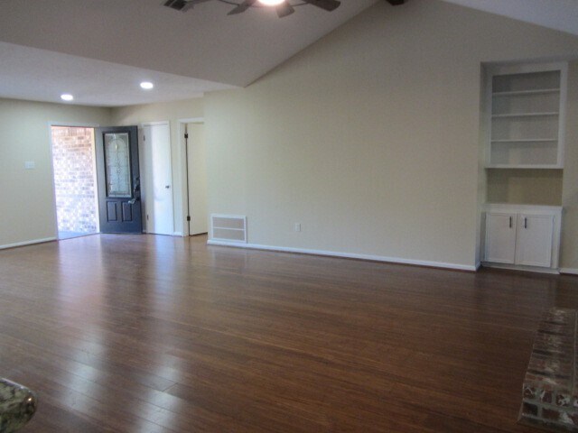 Building Photo - 603 Hillcrest Dr