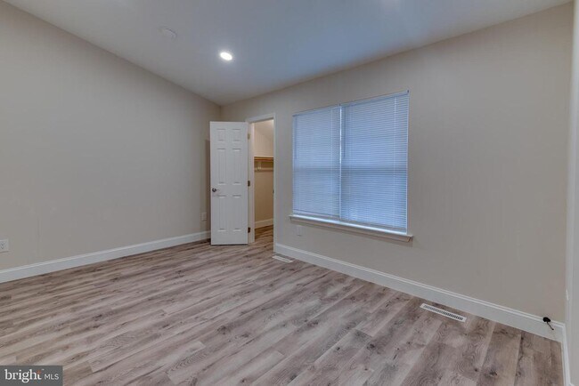 Building Photo - 47726 Devin Cir