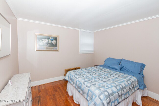 Building Photo - 461 N Main St