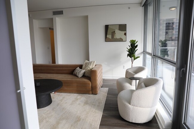 Building Photo - 15 MacArthur Pl