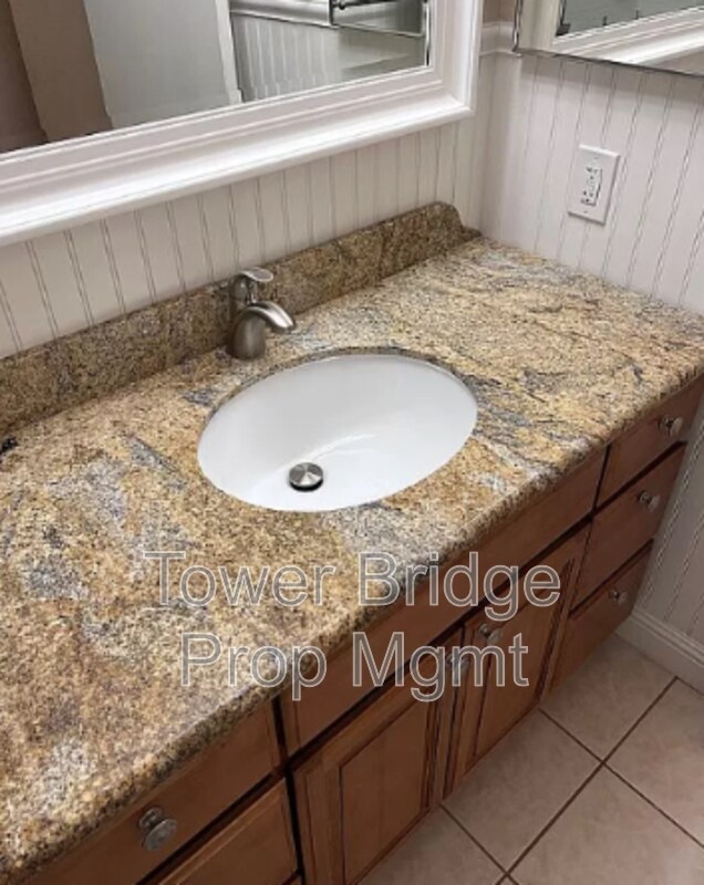 Building Photo - 11150 Trinity River Dr