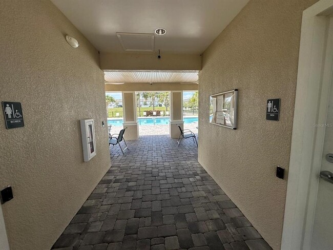 Building Photo - 118 Mandovi St