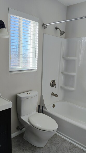 Bathroom 2 - 4414 1/2 Kansas St