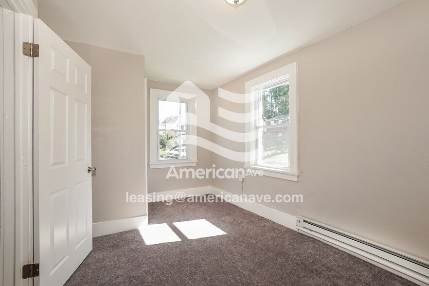 Building Photo - 803 Eathan Ave