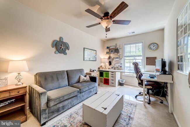 Building Photo - 13930 S Springs Dr