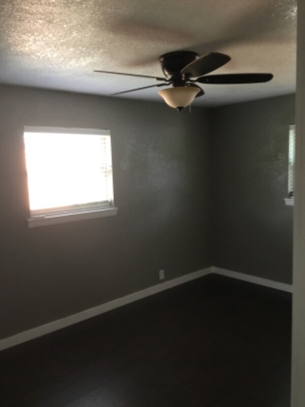 Building Photo - 2712 Palmetto Dr