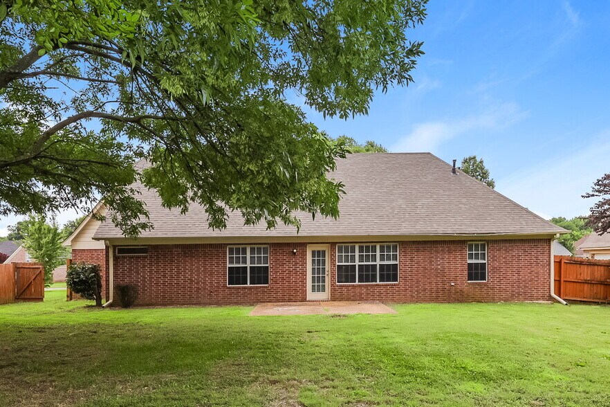 Building Photo - 2378 Kindlewood Dr
