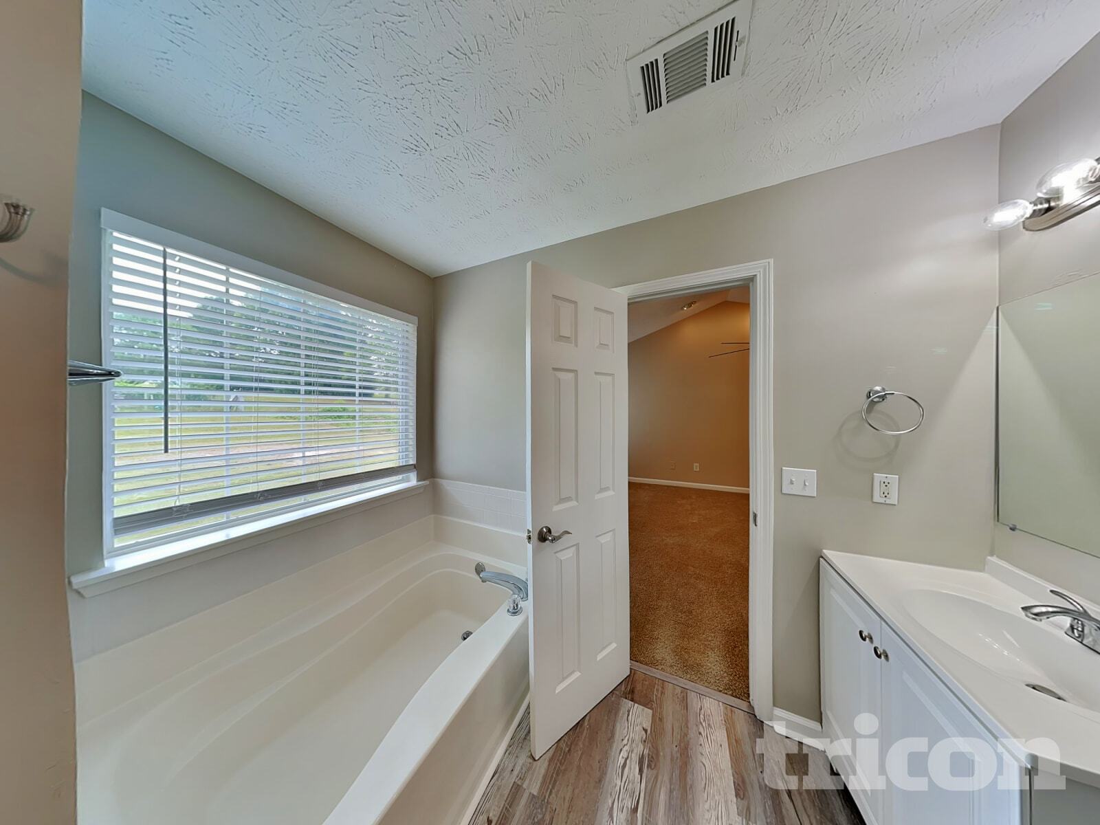 Building Photo - 530 Mackinaw Dr