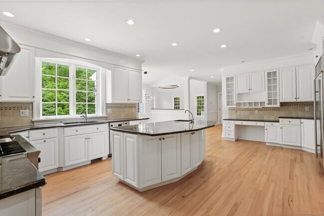Building Photo - 5 Winthrop Hill