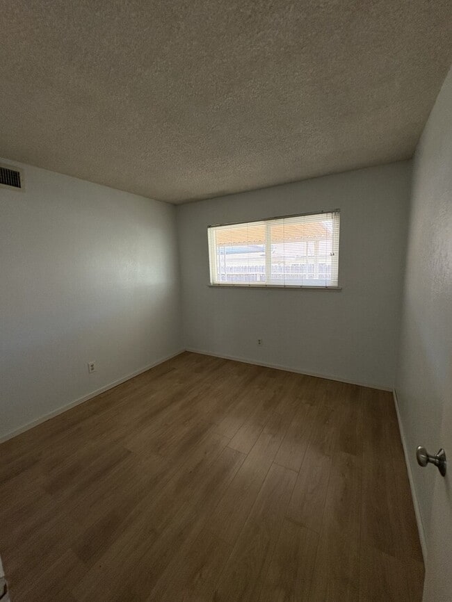 Building Photo - 6031 Rowan Way