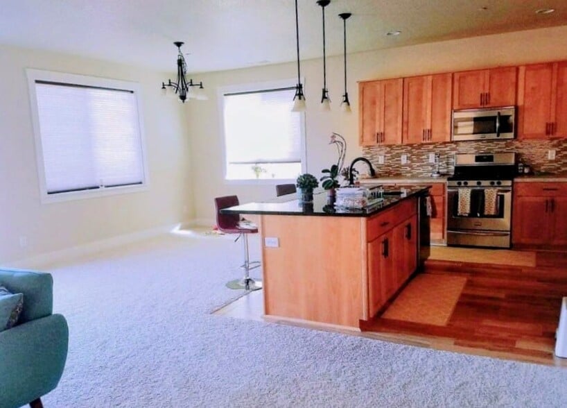 Lower floor - 552 NE 77th Ave