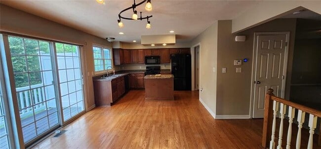 Building Photo - 246 Overlook Ct