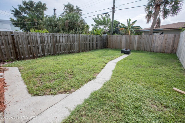 Building Photo - 277 Monroe Ave