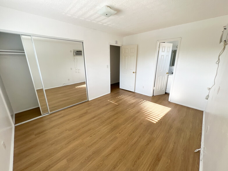 Building Photo - 460 Vista Ave