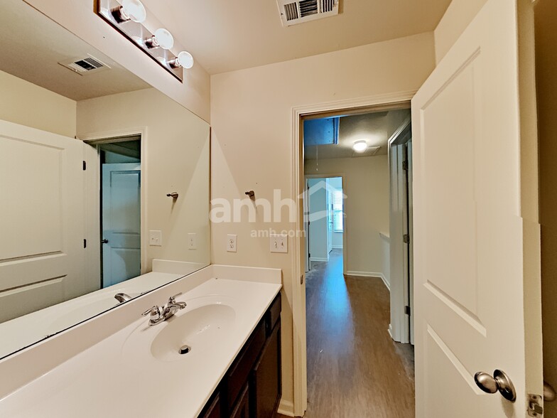 Building Photo - 815 Castilla Way