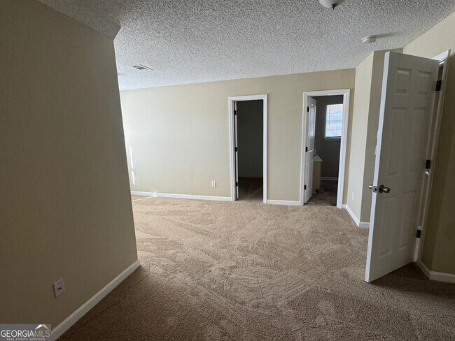 Building Photo - 116 Pointe Ct