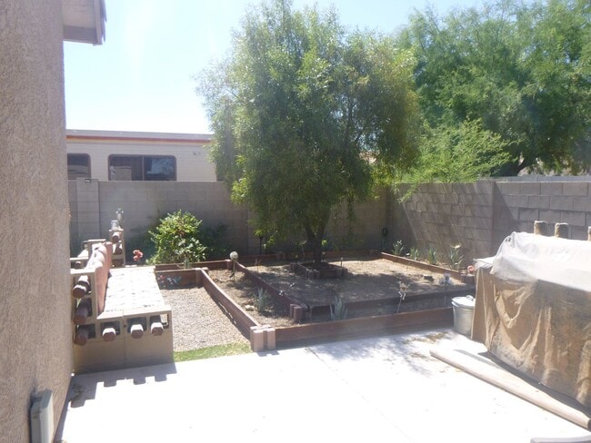 Building Photo - Great 3 bedroom, 2 bath in Arizona City