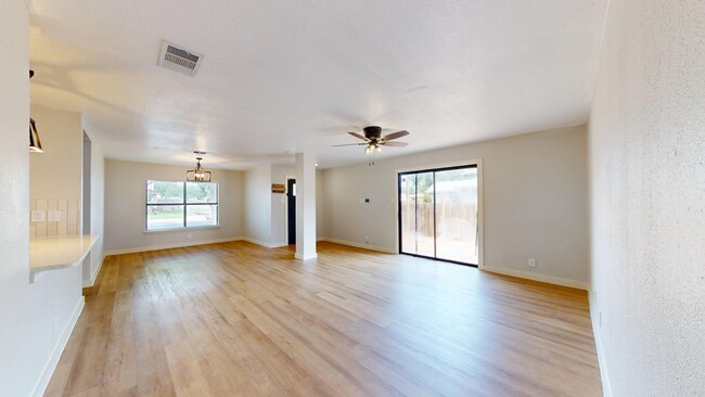 Building Photo - 2210 Muddy Peak Dr