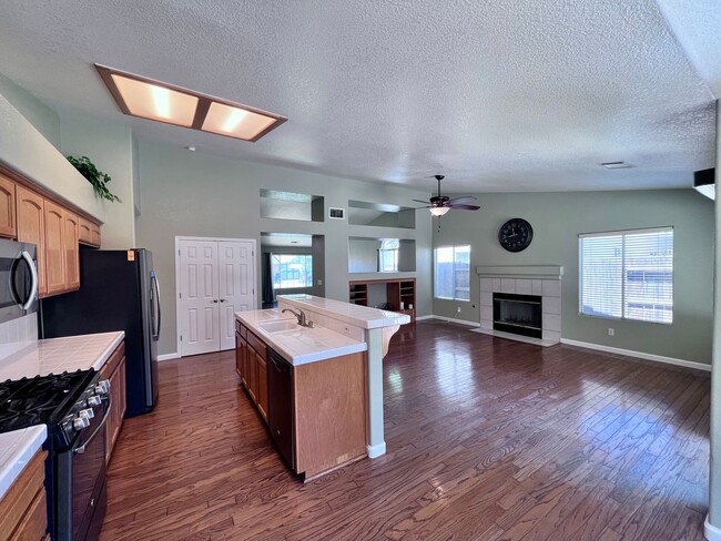Building Photo - 654 Winery Ct